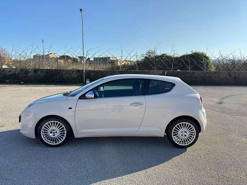 Begagnad Alfa Romeo MiTo Distinctive 135 HK (99 kW) 2010 Vit Halvkombi