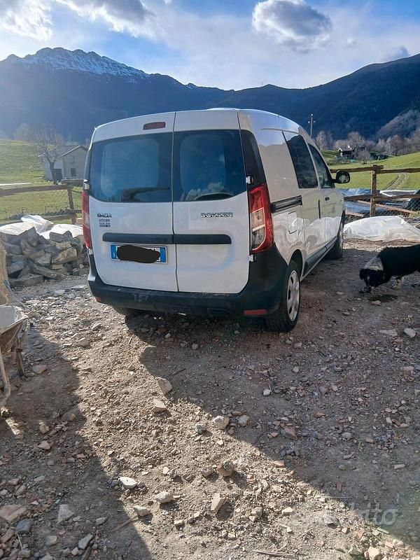 Usata Dacia Dokker 75 CV (55 kW) 2017 Monovolume