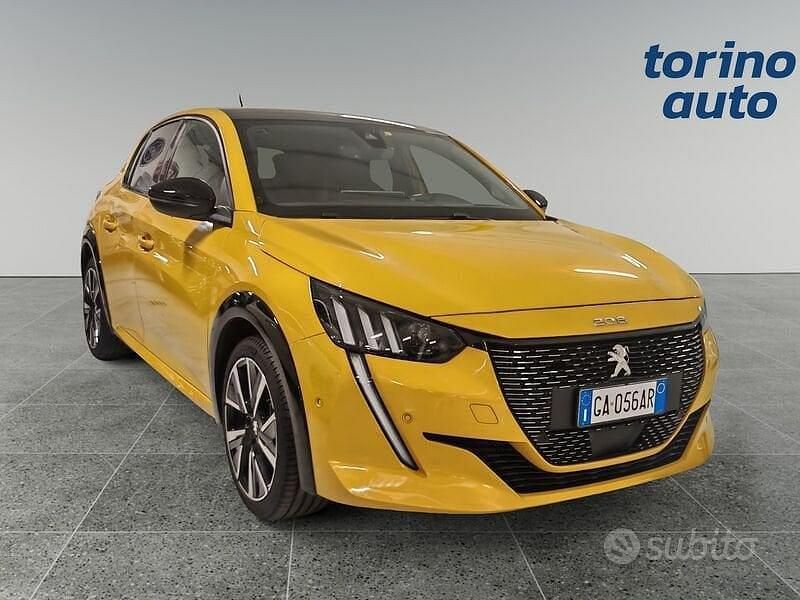 Usata Peugeot 208 GT-line 101 CV (74 kW) 2019 Giallo Utilitaria