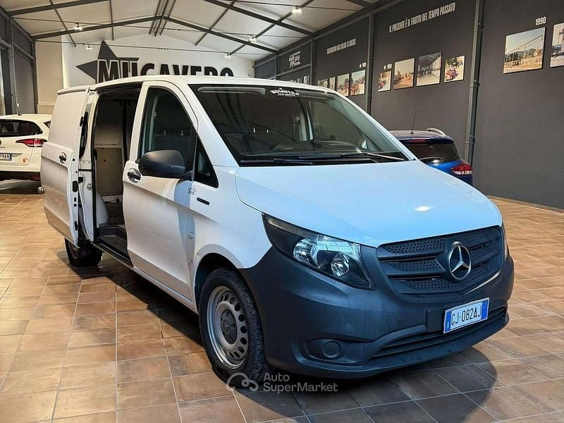 Usata Mercedes e-Vito 69 kW (95 CV) 2022 Bianco Monovolume