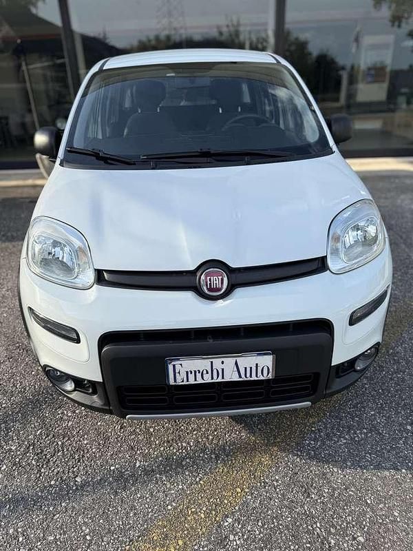 Usata Fiat Panda 4x4 S 95 CV (69 kW) 2018 Bianco Utilitaria