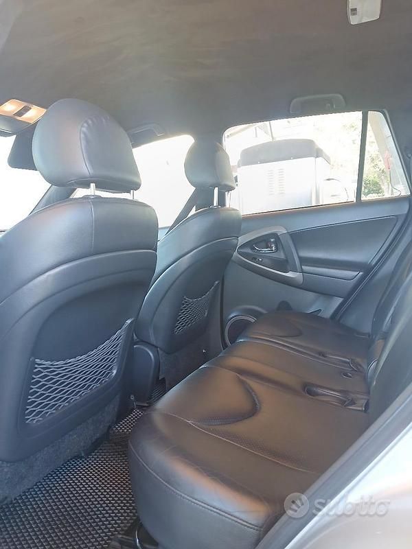 Usata Toyota RAV4 Executive 177 CV (130 kW) 2008 Grigio SUV