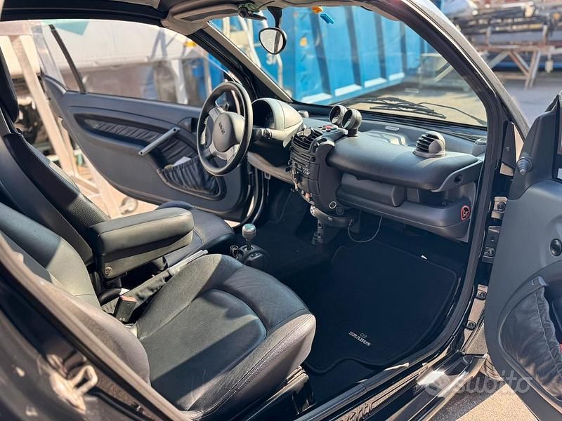 Usata Smart ForTwo Cabrio Brabus 75 CV (55 kW) 2004 Nero Cabrio