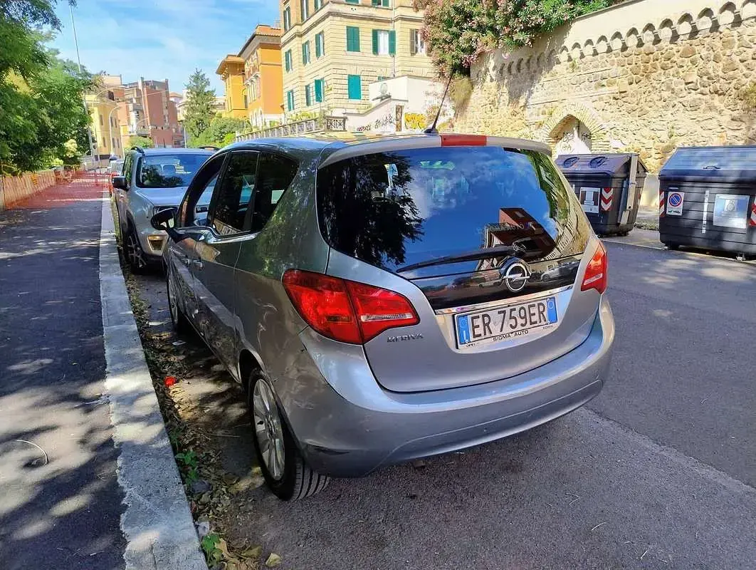 Usata Opel Meriva 101 CV (74 kW) 2013 Grigio Monovolume