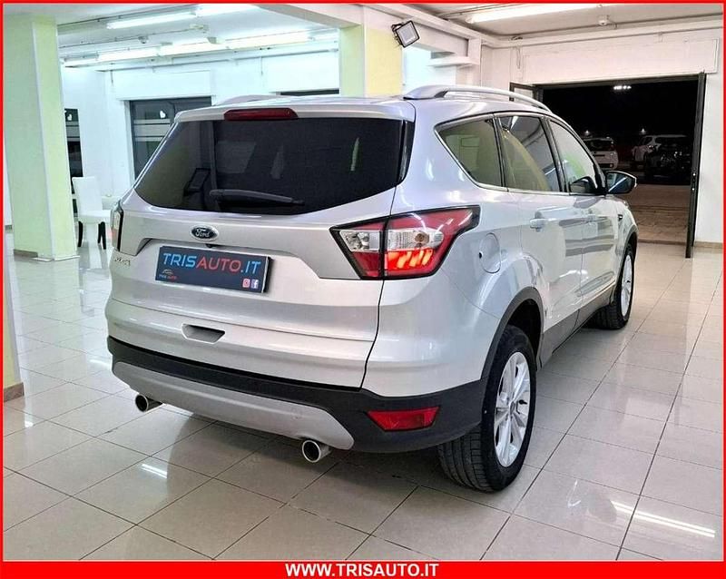 Usata Ford Kuga Titanium 121 CV (88 kW) 2018 Argento(met.) SUV