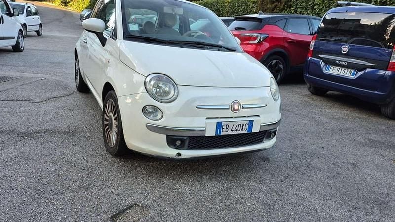 Bianco Usata 2010 Fiat 500 Lounge Due volumi | 3900 € (Super prezzo) - Immagine 1/4