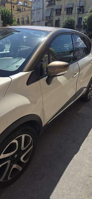 Usata Renault Captur Iconic 110 CV (80 kW) 2016 Beige SUV