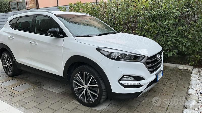 Bianco Usata 2018 Hyundai Tucson Xpossible SUV | 15.500 € (Buon prezzo) - Immagine 1/4