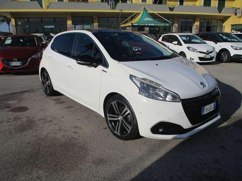 Bianco Usata 2018 Peugeot 208 GT-line Due volumi | 8500 € (Buon prezzo) - Immagine 1/4