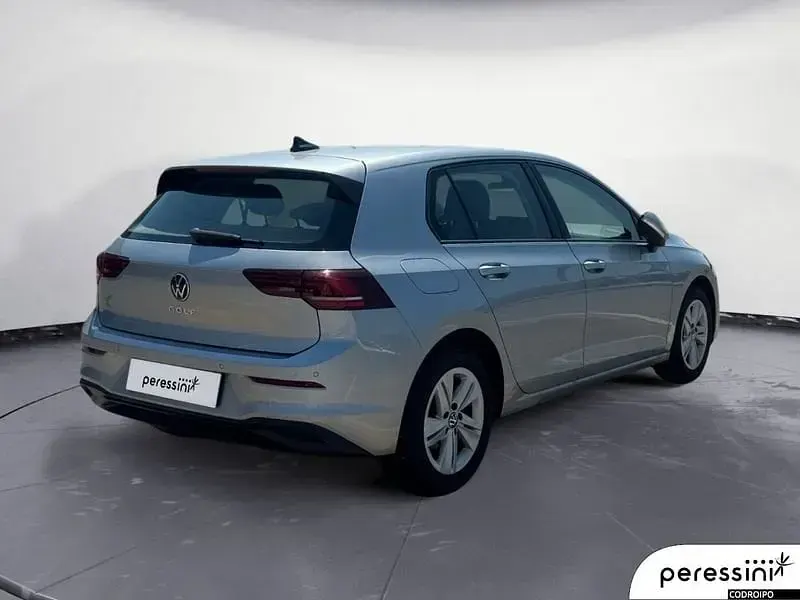 Usata VW Golf VIII Life 116 CV (85 kW) 2025 Utilitaria