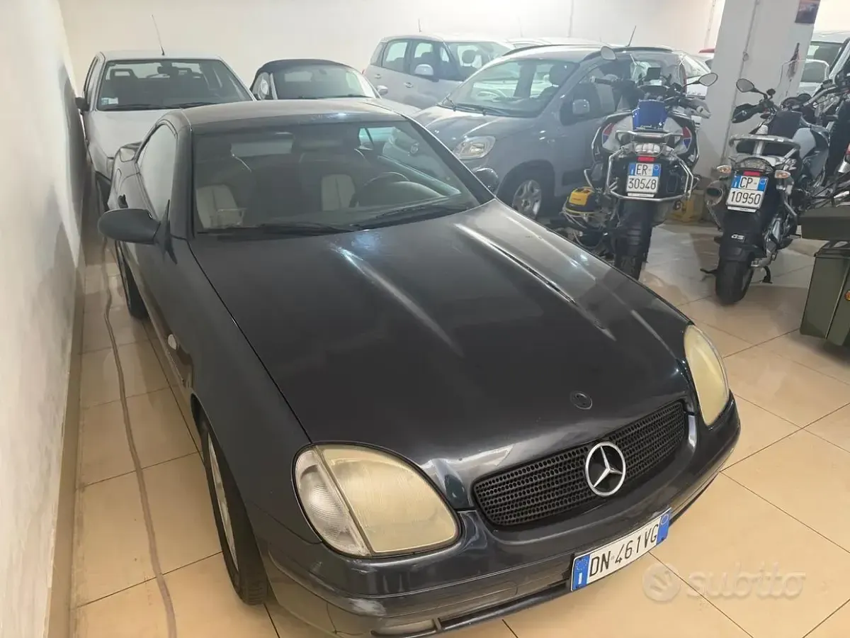 Usata Mercedes SLK200 193 CV (141 kW) 1997 Blu Cabrio