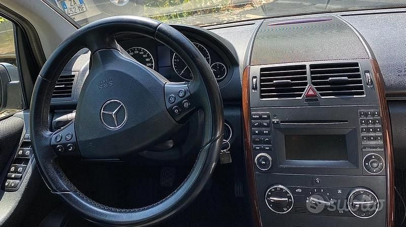 Usata Mercedes A180 Elegance 109 CV (80 kW) 2008 Grigio Berlina