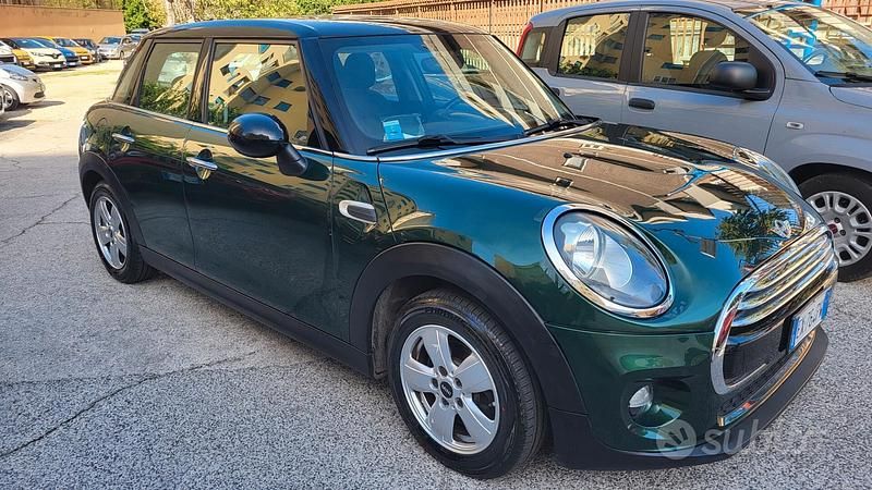 Usata Mini Cooper D Business 116 CV (85 kW) 2015 Verde Utilitaria