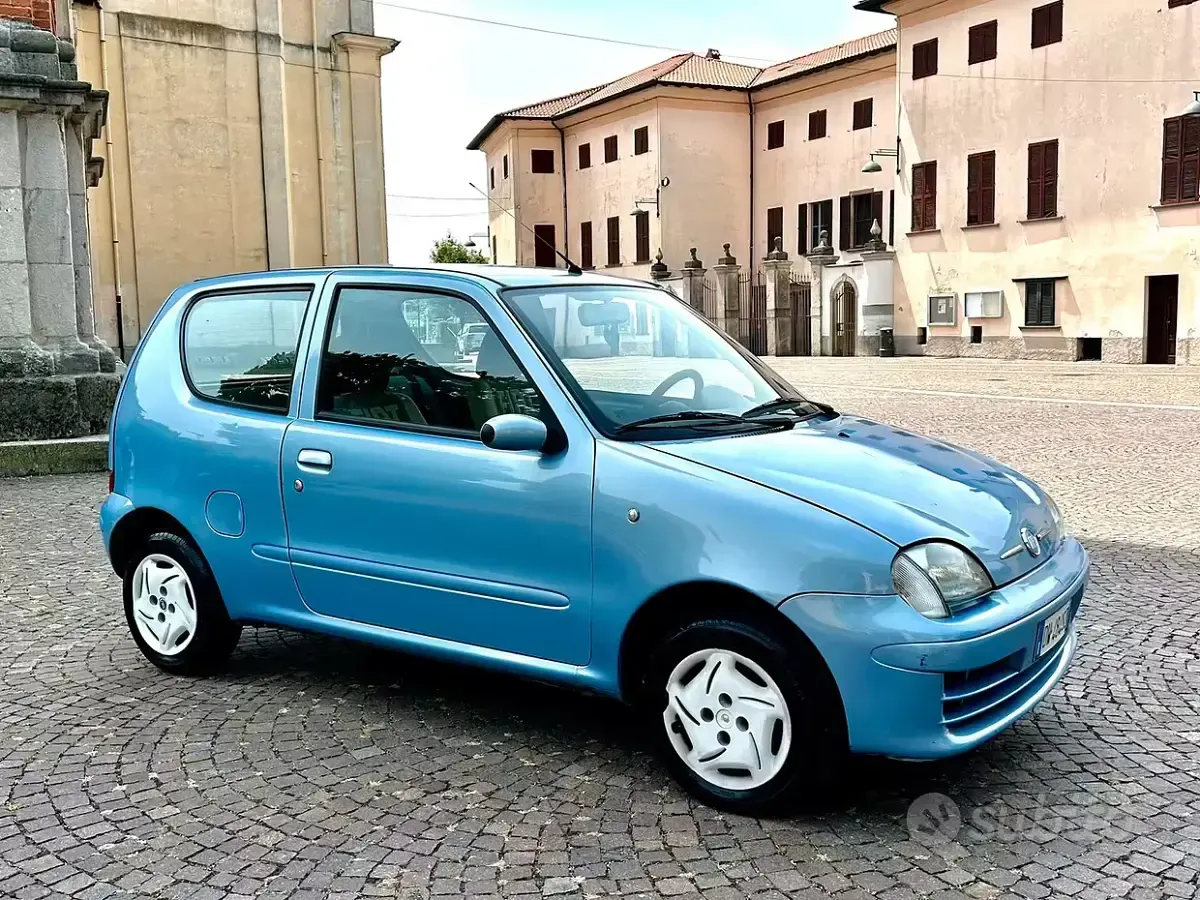 Usata Fiat 600 54 CV (39 kW) 2009 Bluazzurro Utilitaria