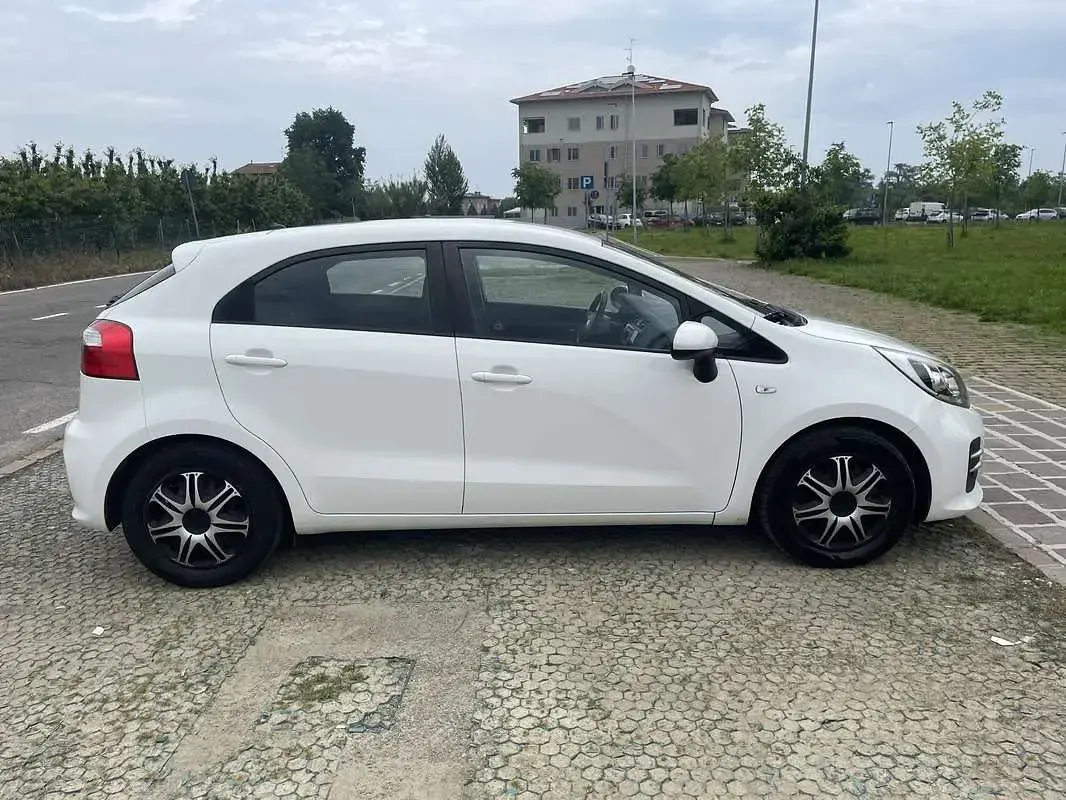 Usado Kia Rio Active 75 CV (55 kW) 2016 Utilitario
