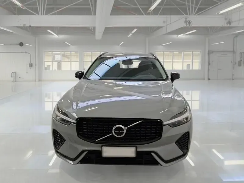 Usata Volvo XC60 Plus 197 CV (144 kW) 2024 Grigio SUV