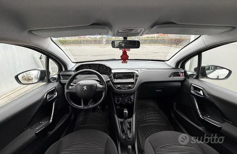 Usata Peugeot 208 68 CV (50 kW) 2013 Bianco Utilitaria