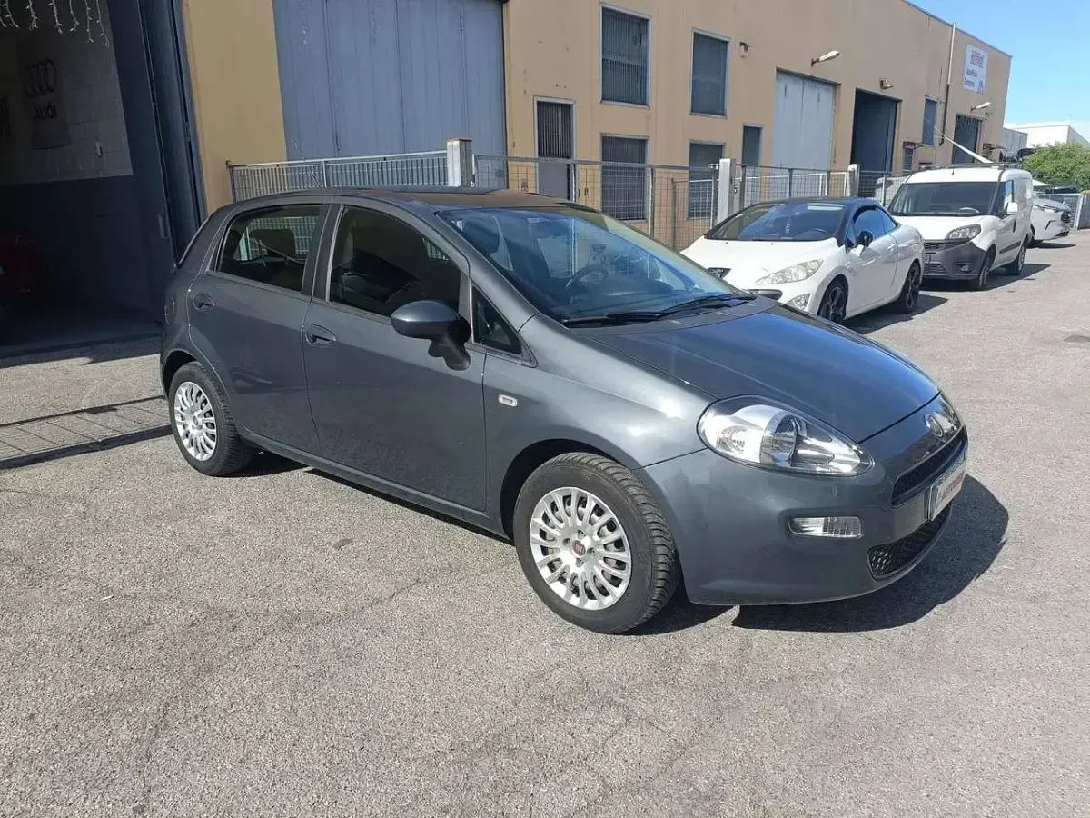 Usata Fiat Punto Street 69 CV (50 kW) 2014 Grigio Utilitaria