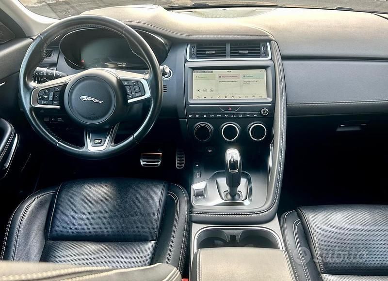 Usado Jaguar E-Pace R 241 CV (177 kW) 2019 Negro SUV
