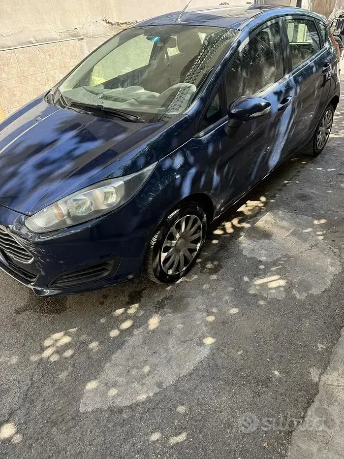 Usata Ford Fiesta 97 CV (71 kW) 2014 Bluazzurro Utilitaria