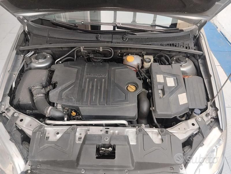Usata Fiat Croma 150 CV (110 kW) 2005 Grigio Station wagon