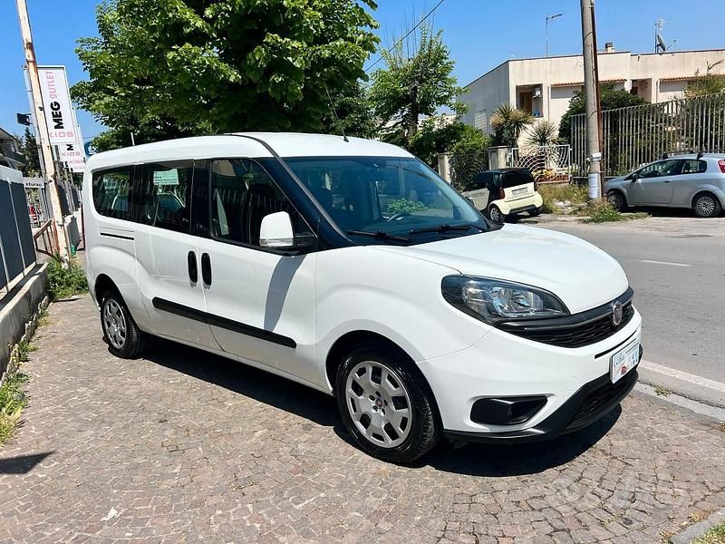 Usata Fiat Doblò Easy 130 CV (95 kW) 2021 Bianco Monovolume