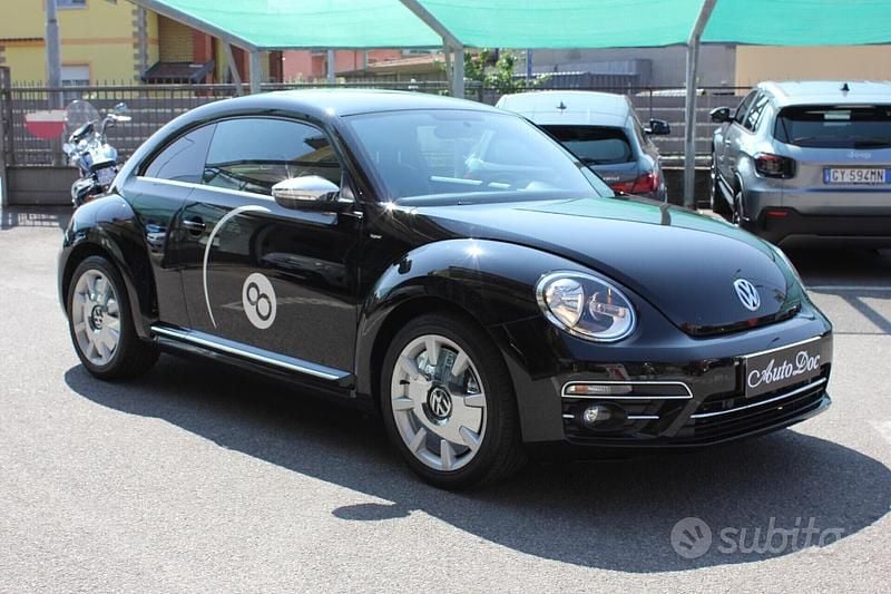 Usata VW Beetle Allstar 105 CV (77 kW) 2017 Nero Utilitaria