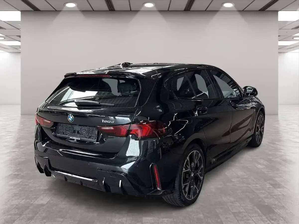 Usata BMW 120 M Sport 163 CV (119 kW) 2025 Nero Utilitaria