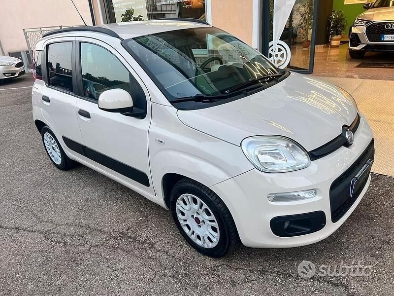 Usata Fiat Panda Lounge 70 CV (51 kW) 2014 Beige Utilitaria