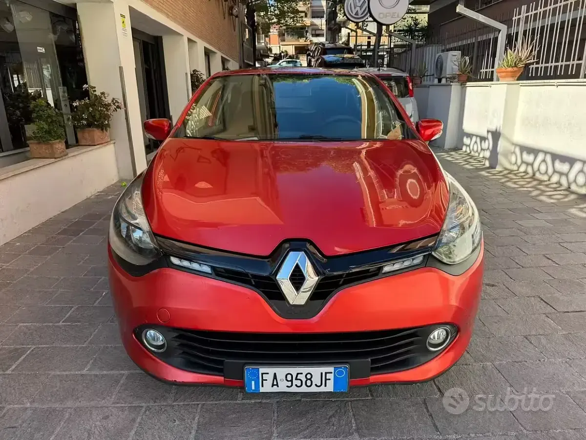 Usata Renault Clio 73 CV (53 kW) 2015 Rosso Utilitaria