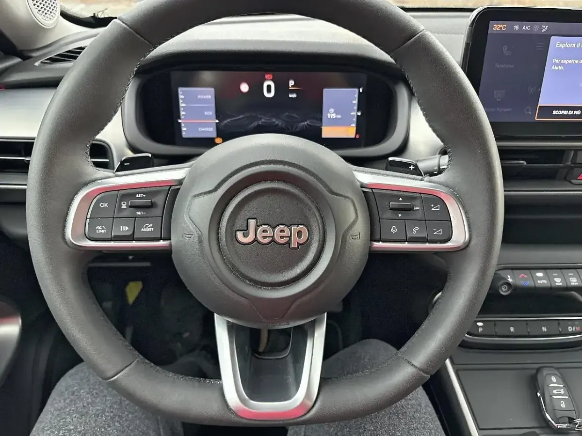 Usata Jeep Avenger Altitude 101 CV (74 kW) 2025 Bianco SUV