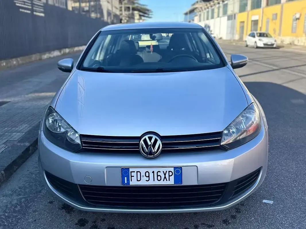 Usata VW Golf VII Edition 105 CV (77 kW) 2012 Grigio Berlina