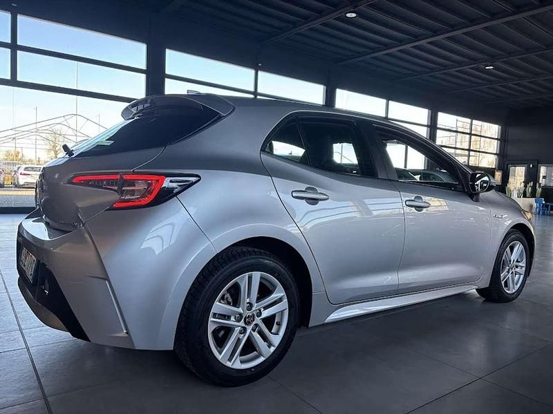 Usata Toyota Corolla Active 98 CV (72 kW) 2021 Argento Berlina