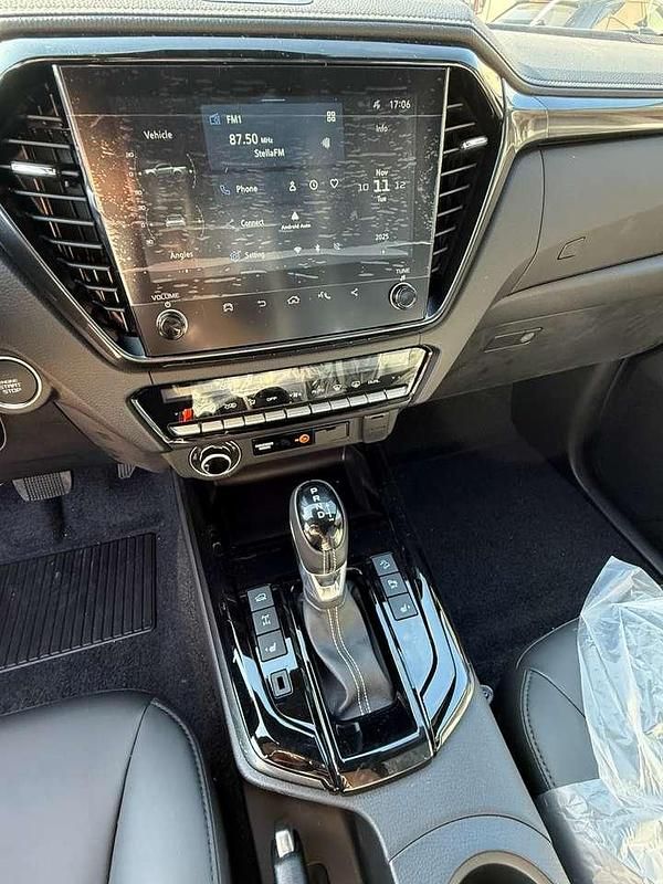 Nuova Isuzu D-Max 163 CV (119 kW) 2025 Namibu orange SUV