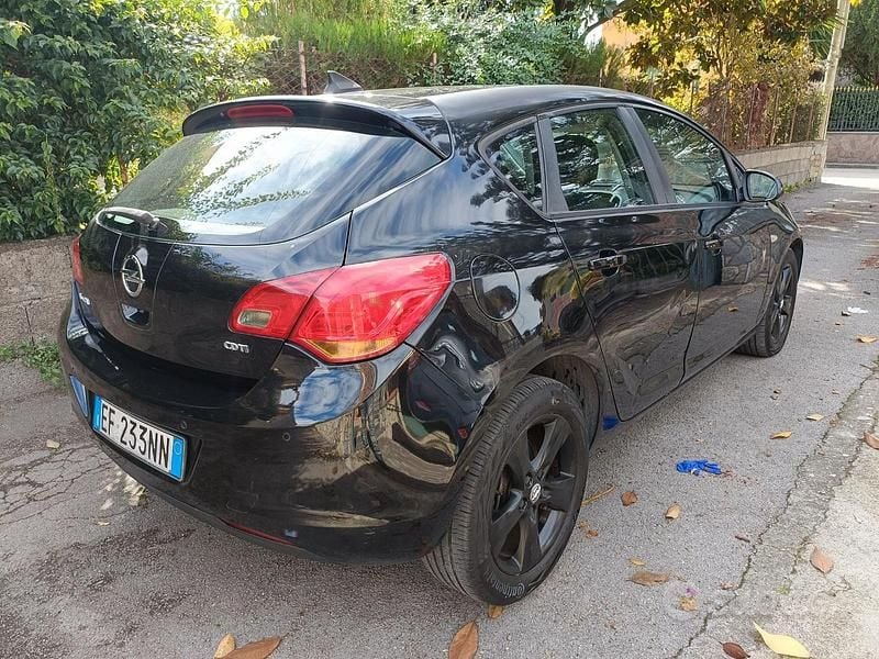 Usata Opel Astra 2010 Nero Utilitaria