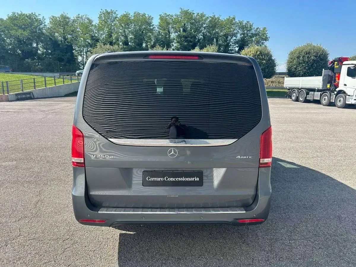 Usata Mercedes V250 AMG 190 CV (139 kW) 2017 Grigio Monovolume
