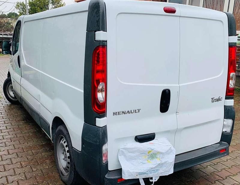 Begagnad Renault Trafic 156 HK (114 kW) 2012 Vit Minibuss