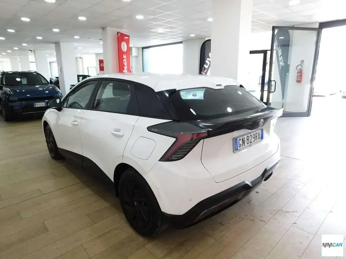 Usata MG MG4 EV 53 kW (73 CV) 2023 Bianco Utilitaria