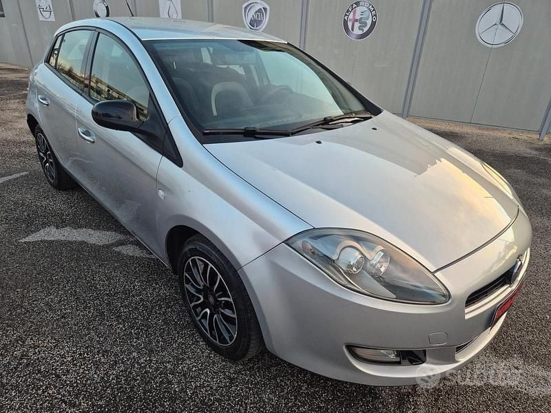 Usata Fiat Bravo 105 CV (77 kW) 2014 Grigio Utilitaria