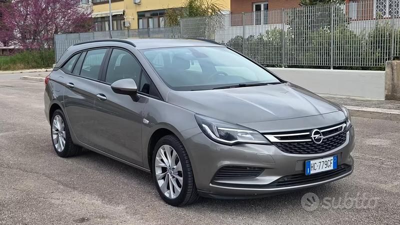 Usata Opel Astra Innovation 105 CV (77 kW) 2017 Grigio Station wagon