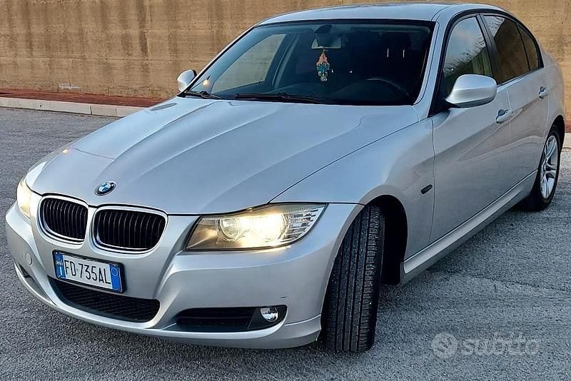 Usata BMW 318 143 CV (105 kW) 2009 Grigio Berlina