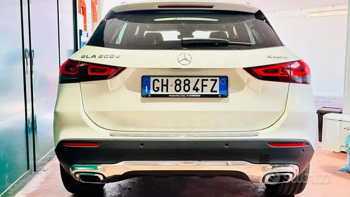 Usata Mercedes GLA200 150 CV (110 kW) 2021 Bianco SUV