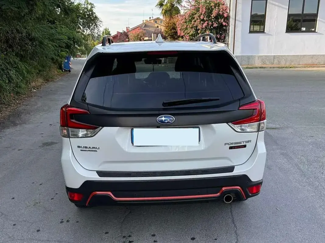 Usata Subaru Forester 150 CV (110 kW) 2023 Bianco SUV