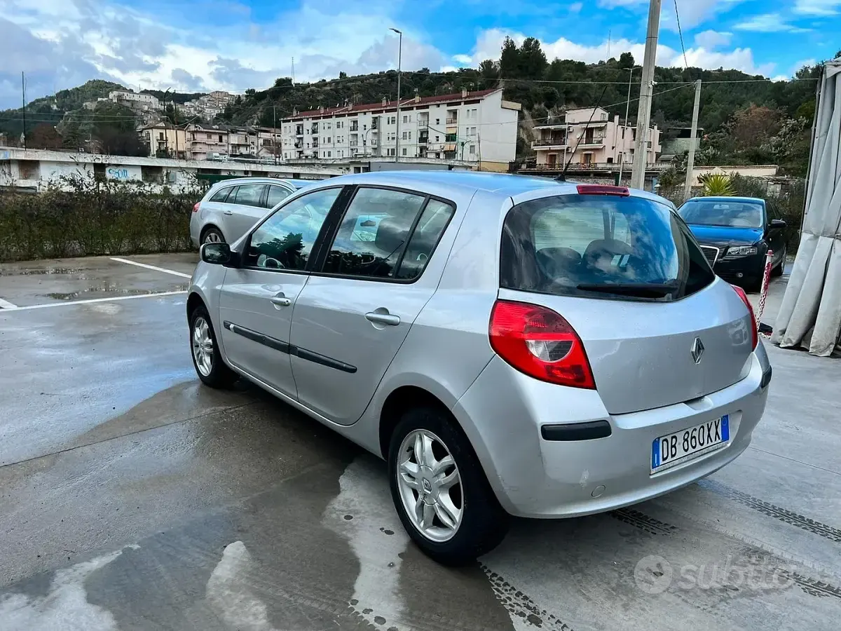 Usata Renault Clio 2006 Grigio Utilitaria