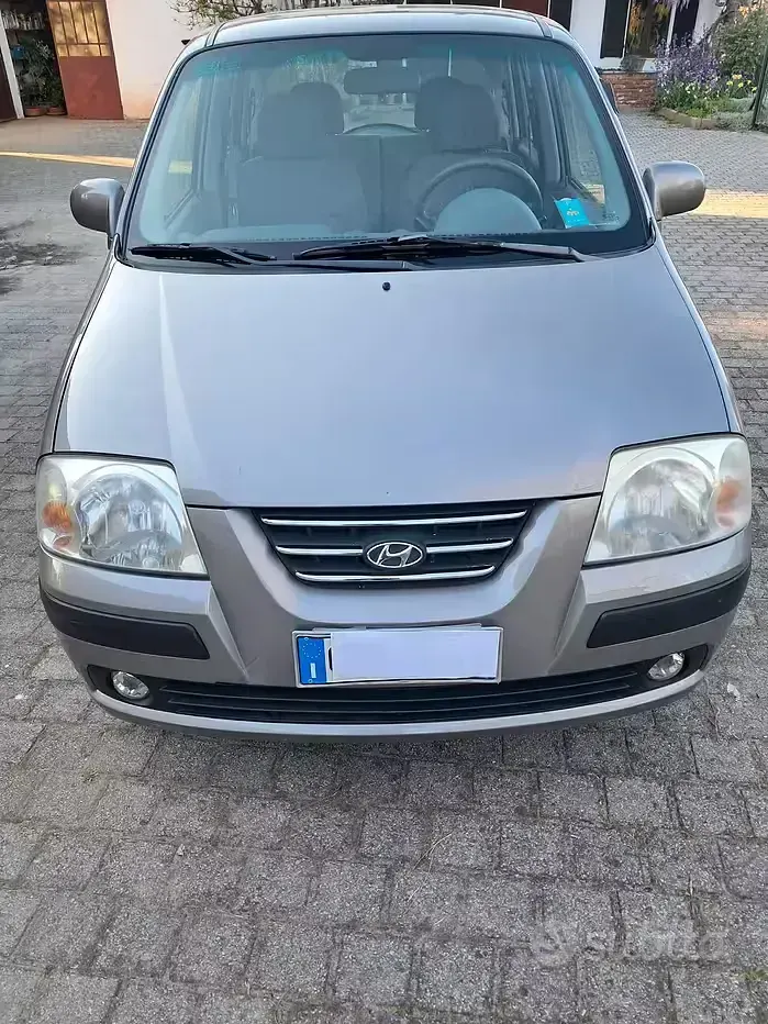 Usata Hyundai Atos 59 CV (43 kW) 2004 Grigio Utilitaria
