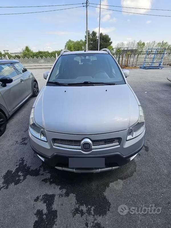 Usata Fiat Sedici 135 CV (99 kW) 2011 Grigio SUV