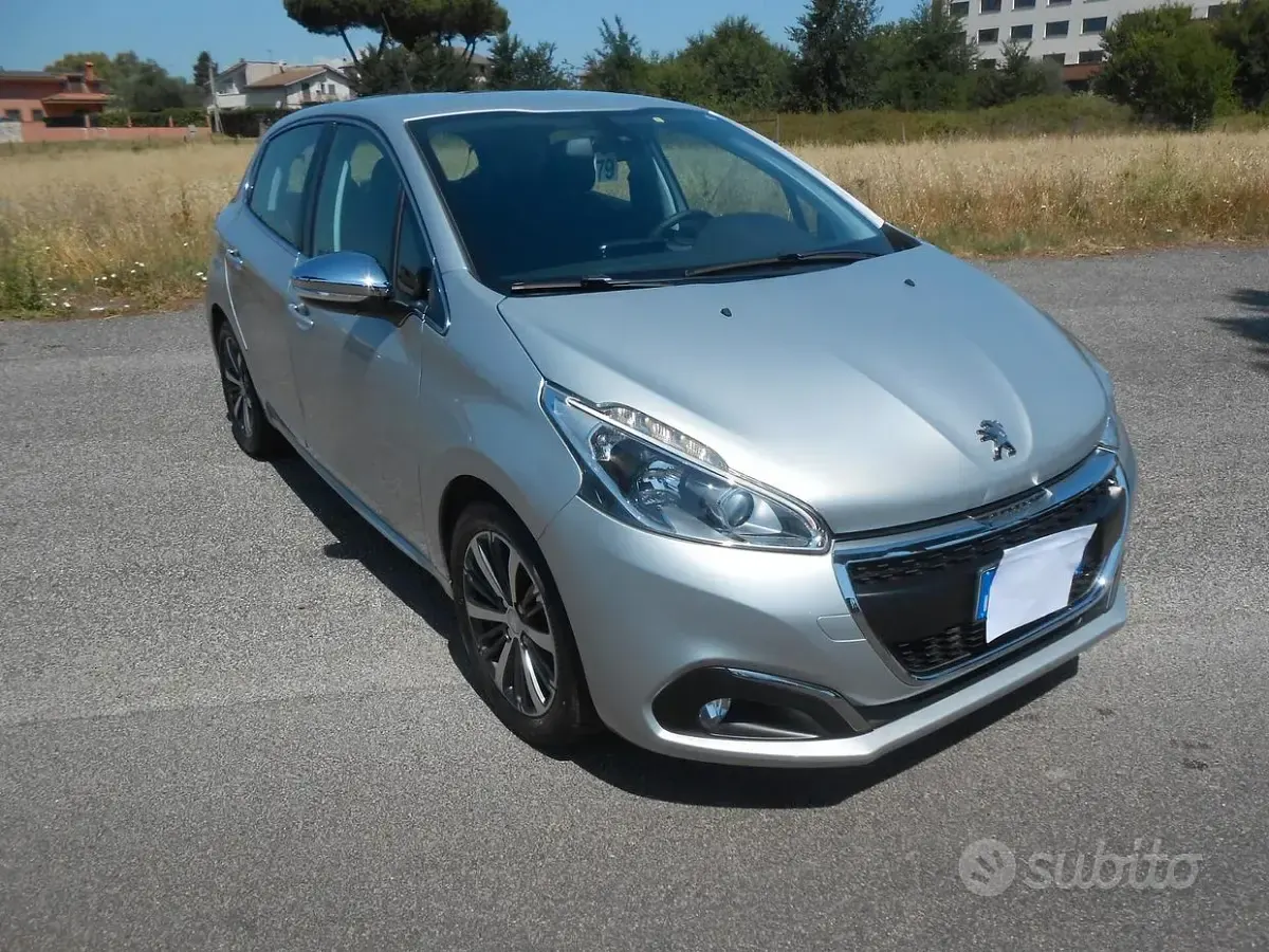 Usata Peugeot 208 Allure 82 CV (60 kW) 2018 Grigio Utilitaria