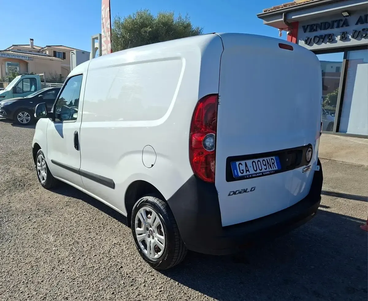 Usata Fiat Doblò 95 CV (69 kW) 2020 Bianco Monovolume