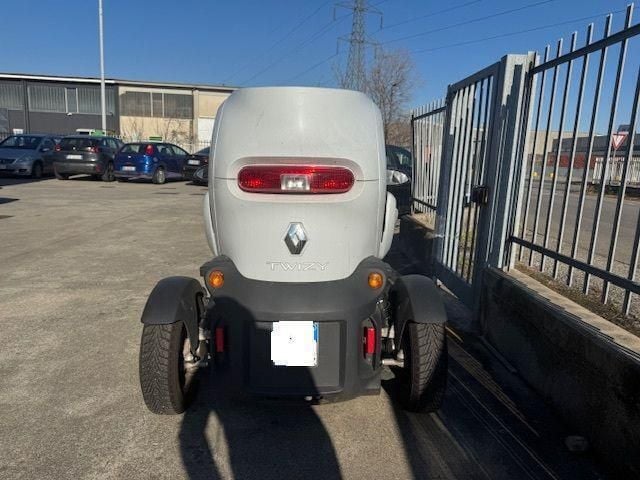 Usata Renault Twizy Life 12 kW (17 CV) 2021 Bianco Utilitaria