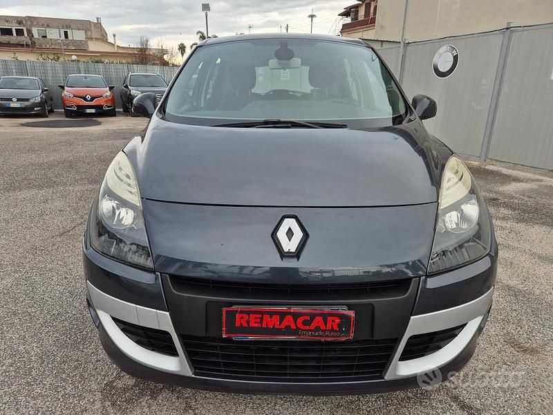 Usata Renault Scénic III Dynamique 130 CV (95 kW) 2010 Grigio Monovolume
